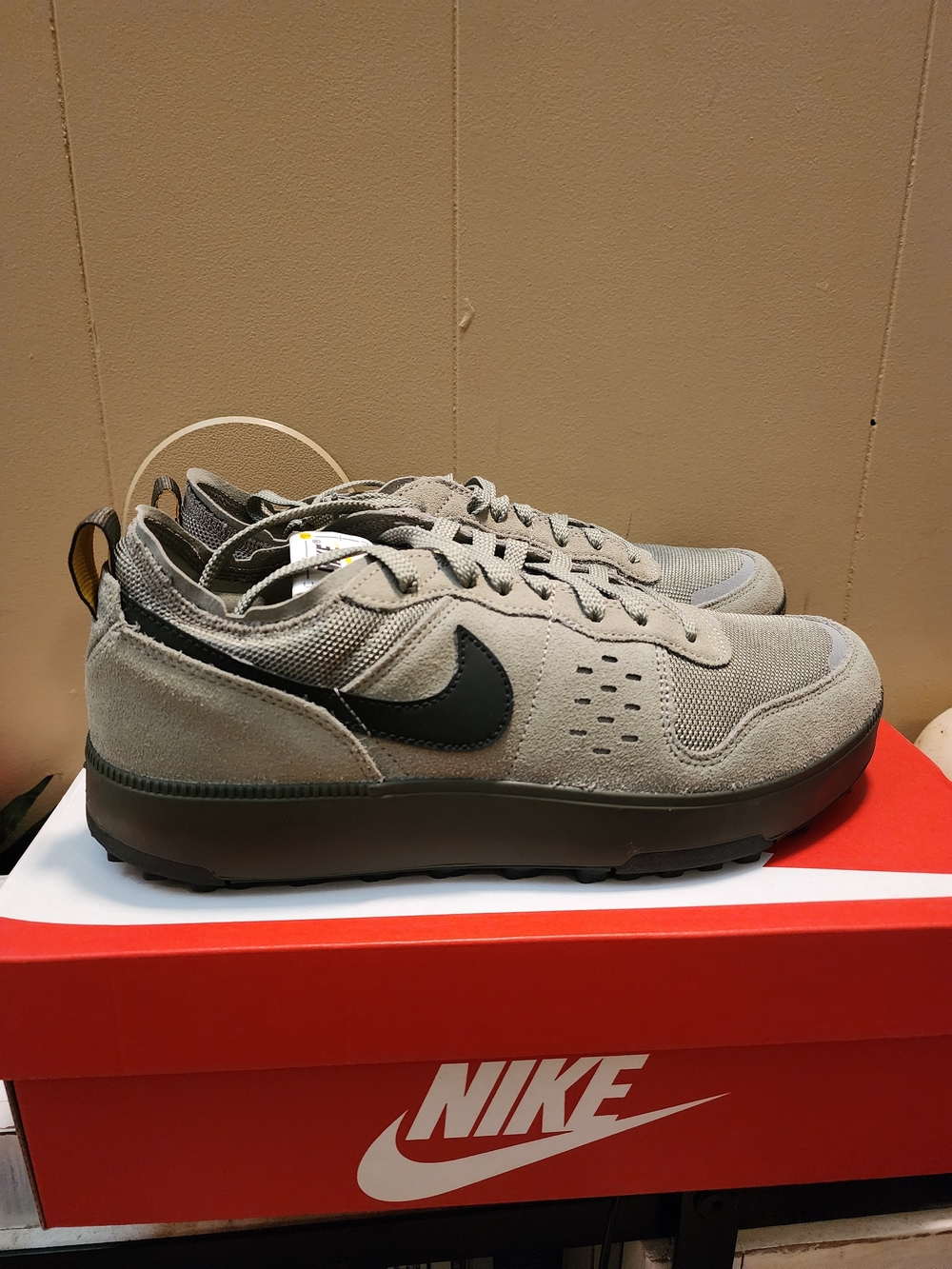 Nike City Surplus Mens Army Olive-Tan and Black Rugged Trail Sneaker - Picture 4 of 9